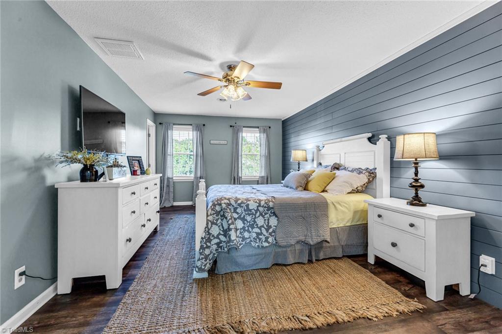 3861 Sandlewood Road High Point, NC 27265 - Photo 10 of 25 Gallery Image 10