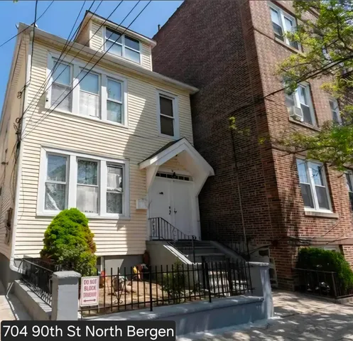 $2,900 | 704 90th Street, North Bergen, NJ 07047