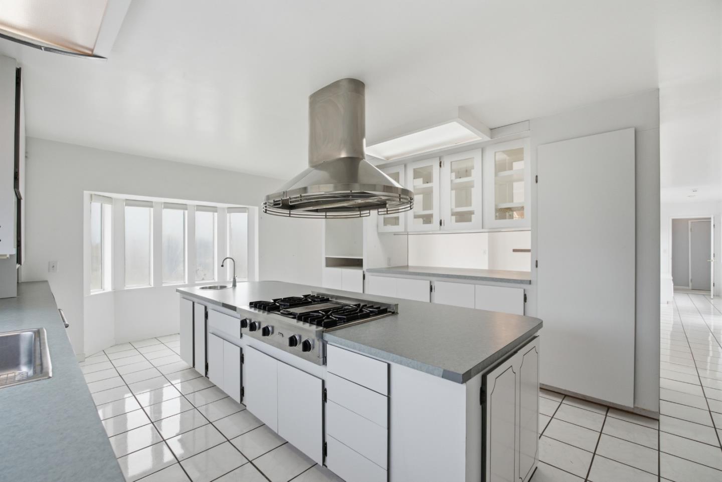 15269 Century Oak Road Salinas, CA 93907 - Photo 4 of 25