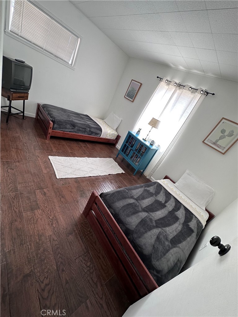 8960 South Samel Road Morongo Valley, CA 92256 - Photo 6 of 13 a living room with chairs and a couch