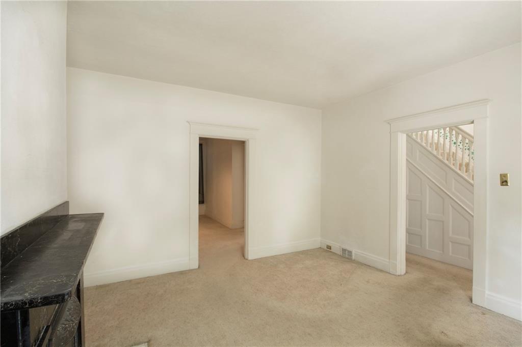 1639 Rutherford Avenue Pittsburgh, PA 15216 - Photo 7 of 22 Living Room
