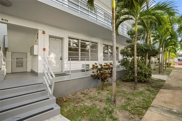 $2,200 | 4172 Chase Avenue, Unit 3, Miami Beach, FL 33140