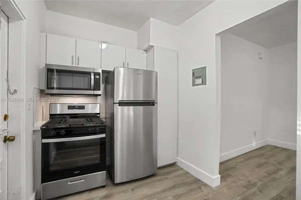 $2,200 | 4172 Chase Avenue, Unit 3, Miami Beach, FL 33140