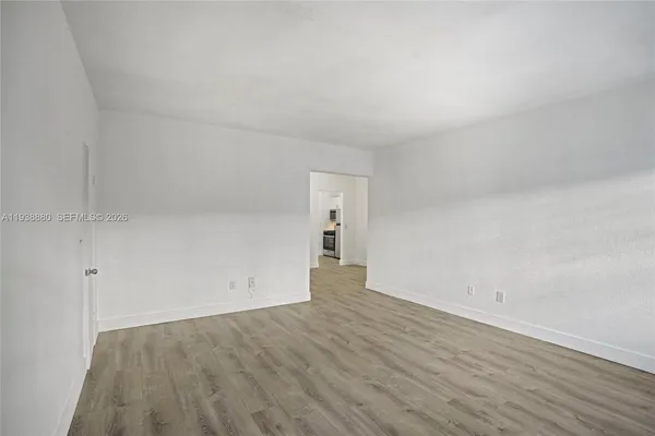 $2,200 | 4172 Chase Avenue, Unit 3, Miami Beach, FL 33140