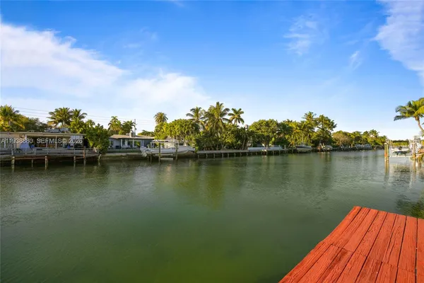 $2,200 | 4172 Chase Avenue, Unit 3, Miami Beach, FL 33140