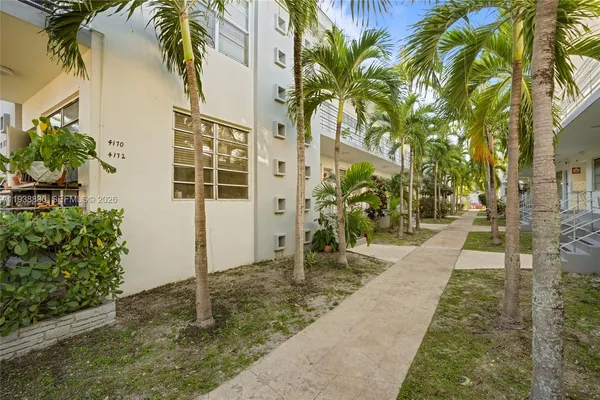 $2,200 | 4172 Chase Avenue, Unit 3, Miami Beach, FL 33140