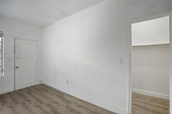 $2,200 | 4172 Chase Avenue, Unit 3, Miami Beach, FL 33140