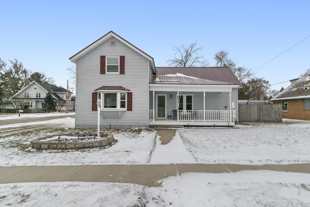$245,000 | 107 East Chestnut Street, Pardeeville, WI 53954