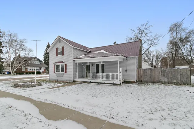 $245,000 | 107 East Chestnut Street, Pardeeville, WI 53954