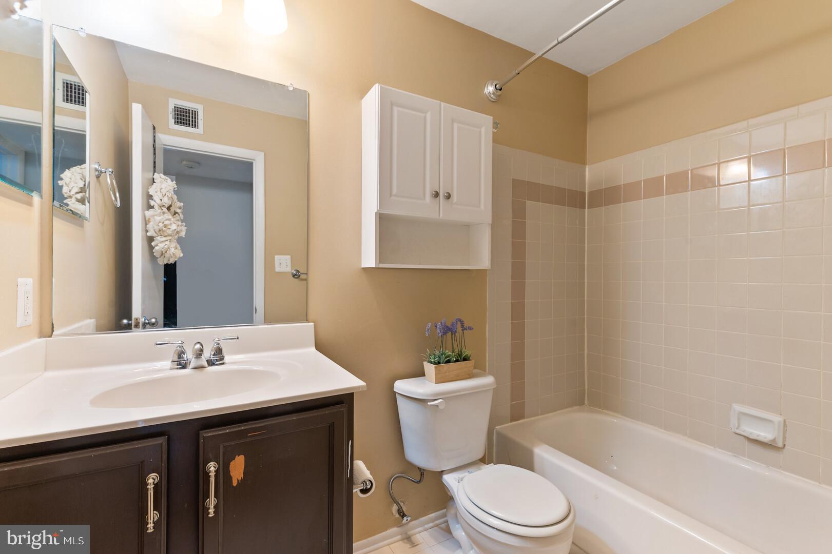 1705 Ascot Way, Unit B Reston, VA 20190 - Photo 17 of 24 Full Bath