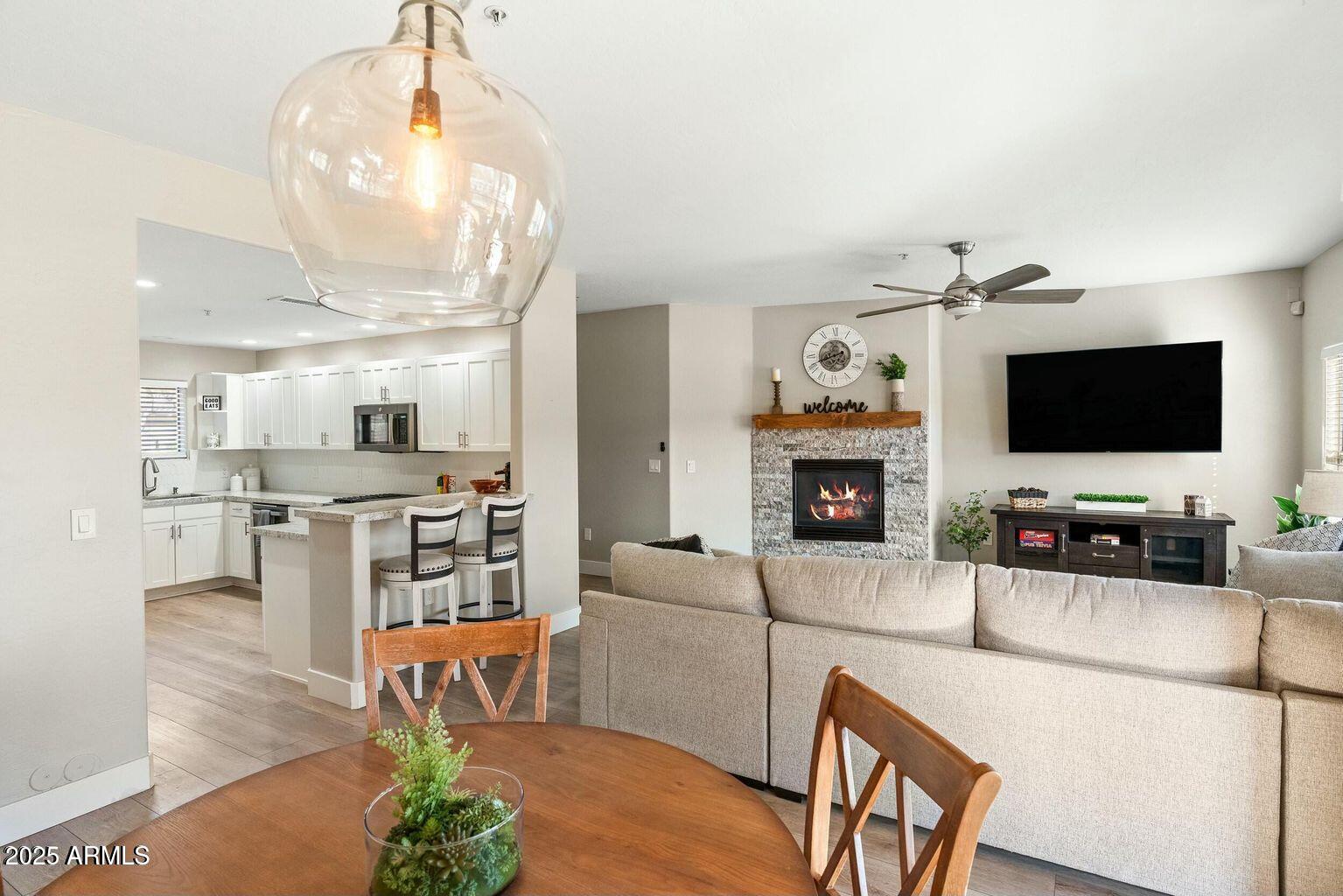 19700 North 76th Street, Unit 1008 Scottsdale, AZ 85255 - Photo 5 of 27 kitchen living room area