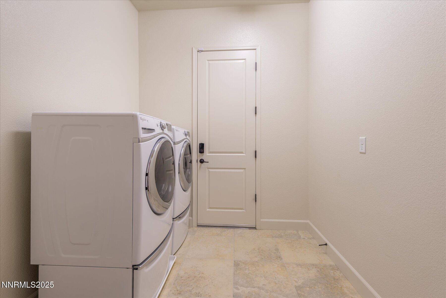 1197 Callaway Trail Reno, NV 89523 - Photo 27 of 38 a utility room with dryer and washer