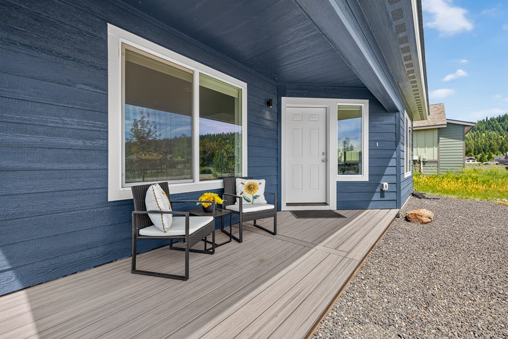 1023 Kaitlyn Loop McCall, ID 83638 - Photo 5 of 38 Front entry