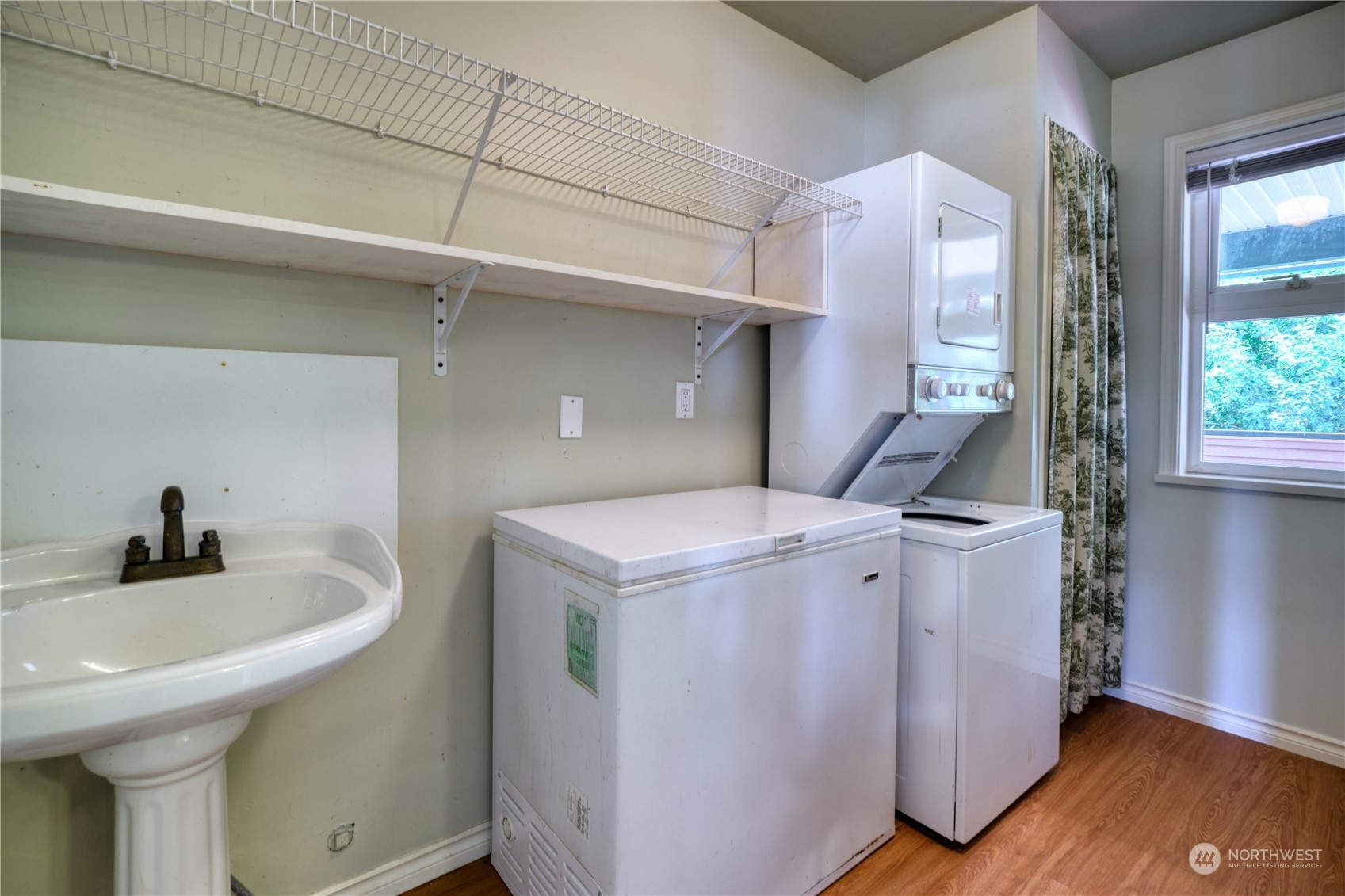 255 Elizabeth Drive Point Roberts, WA 98281 - Photo 17 of 28