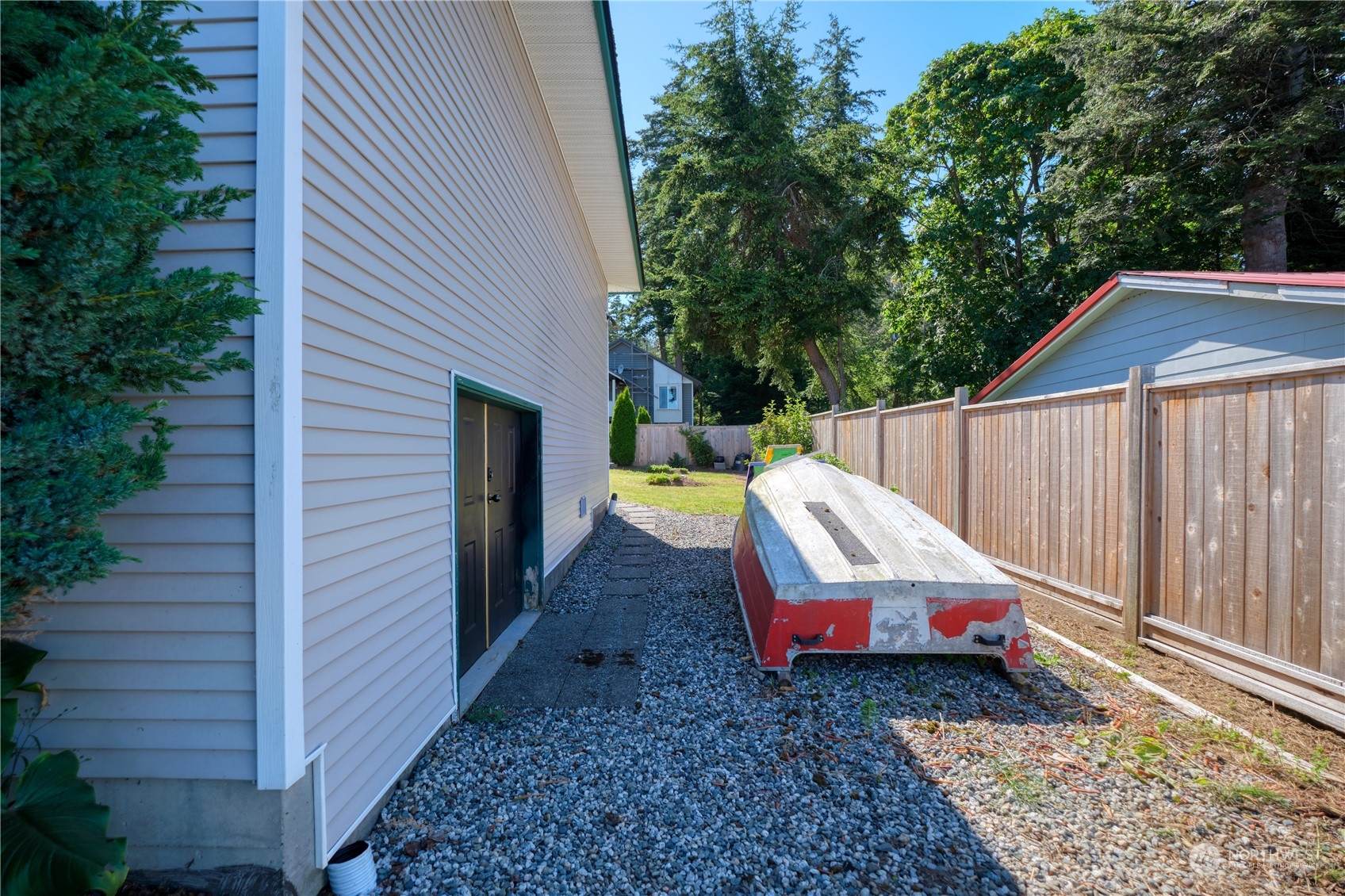 255 Elizabeth Drive Point Roberts, WA 98281 - Photo 23 of 28