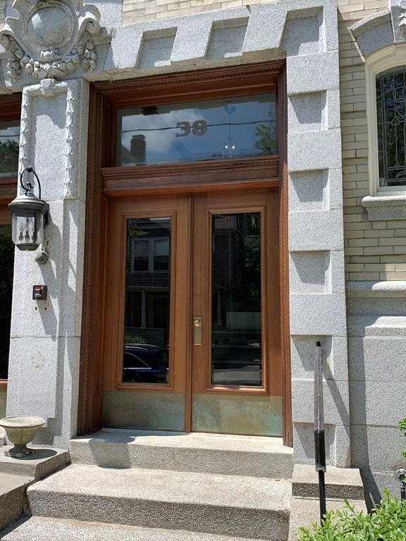 38 Kilsyth Road, Unit 33 Brookline, MA 02445 - Photo 2 of 23 a view of entrance of the house