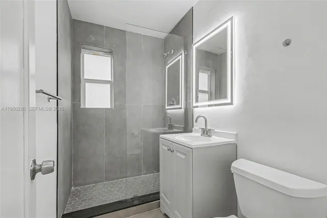 $2,250 | 9160 Northeast 8th Avenue, Unit 2J, Miami Shores, FL 33138