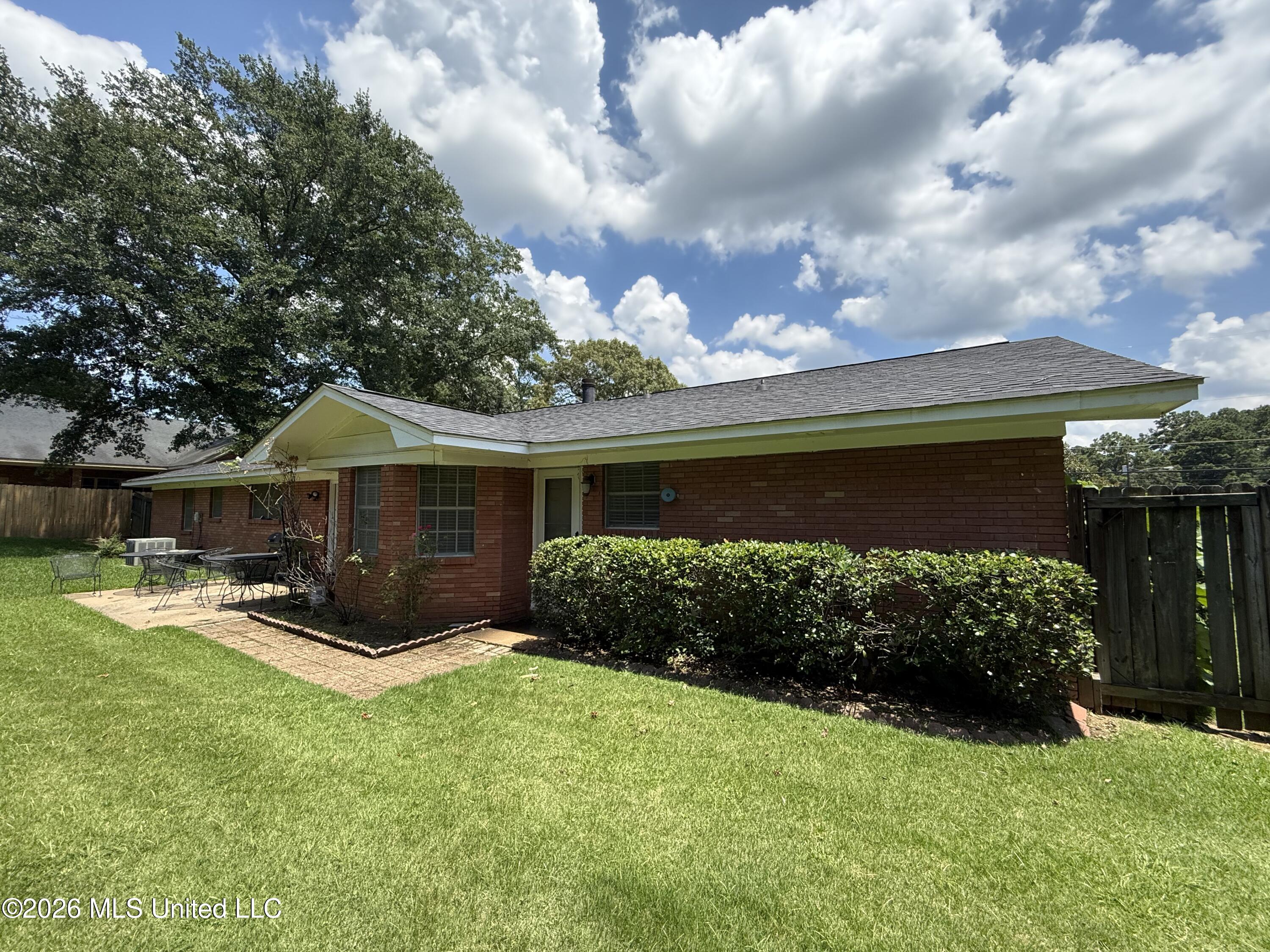 1842 Lake Trace Drive Jackson, MS 39211 - Photo 31 of 32 IMG_9881