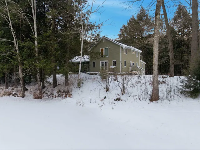 $329,000 | 205 West Unity Road, Claremont, NH 03743