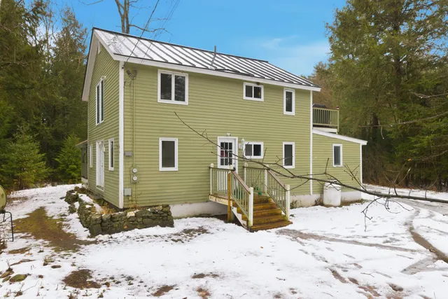 $329,000 | 205 West Unity Road, Claremont, NH 03743