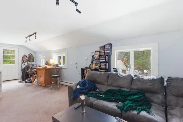 $329,000 | 205 West Unity Road, Claremont, NH 03743