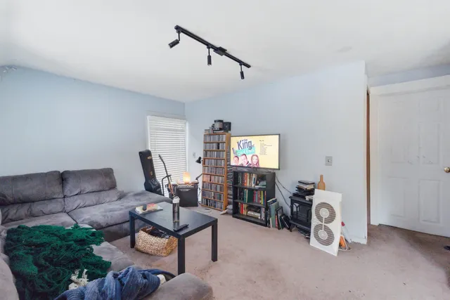 $329,000 | 205 West Unity Road, Claremont, NH 03743