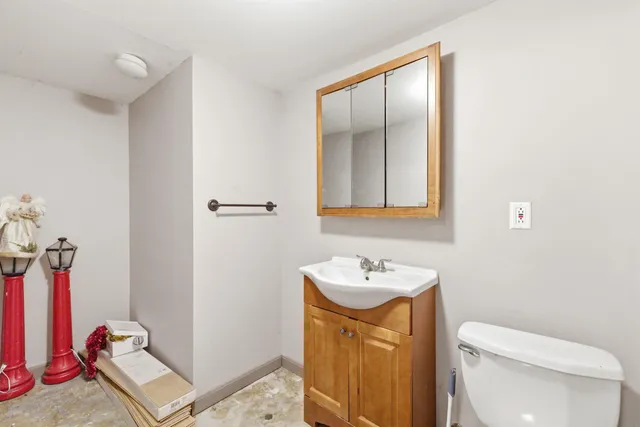 $329,000 | 205 West Unity Road, Claremont, NH 03743