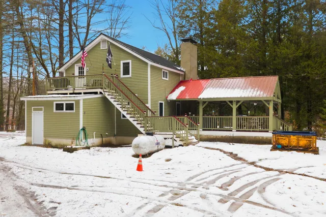 $329,000 | 205 West Unity Road, Claremont, NH 03743
