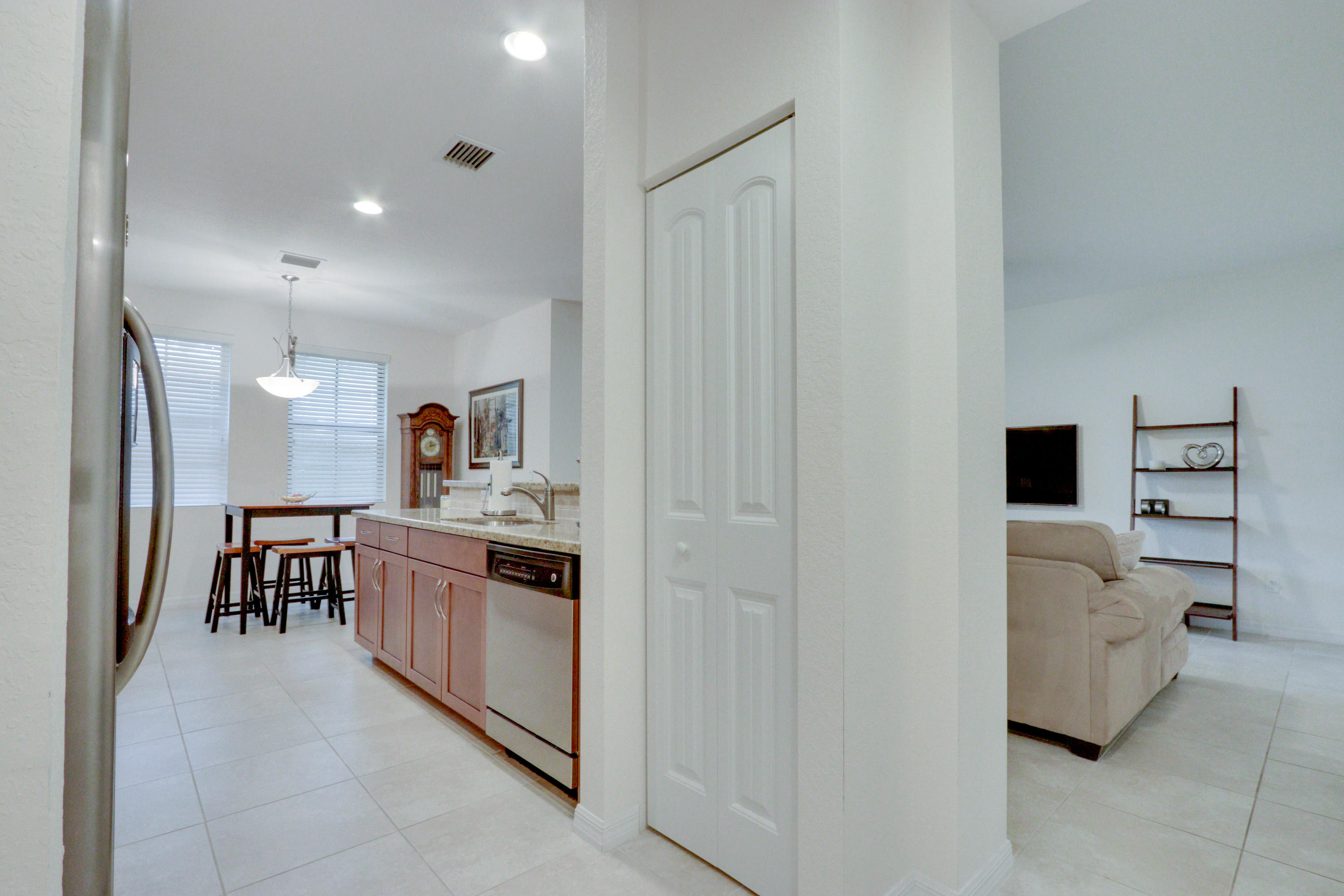 166 Gramercy Square Drive Delray Beach, FL 33484 - Photo 10 of 46 10