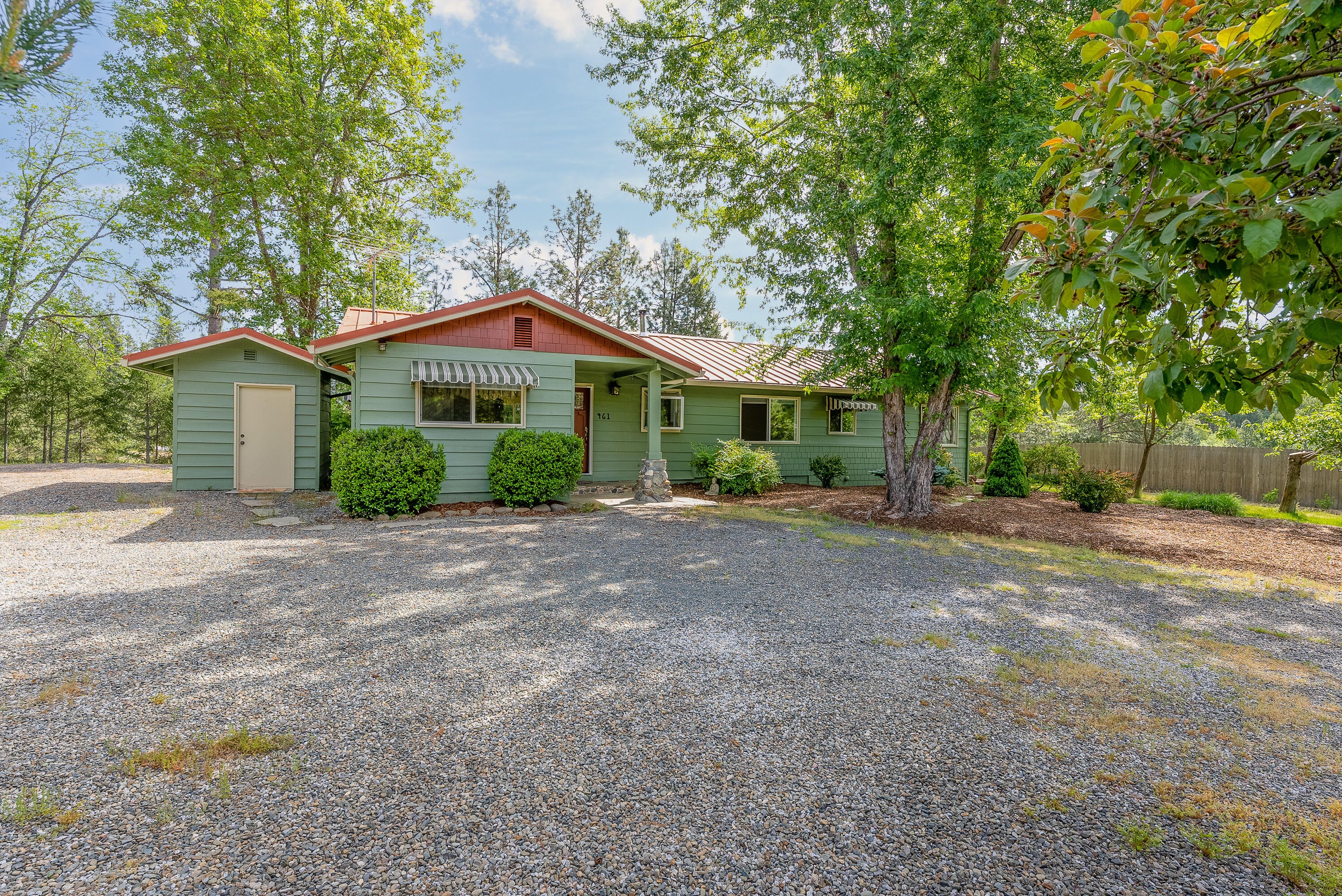 461 Draper Valley Road Selma, OR 97538 - Photo 24 of 45 Ext-4
