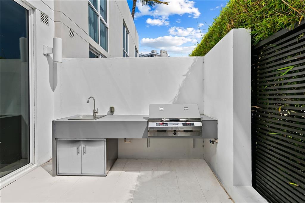 401 North Birch Road, Unit TH2 Fort Lauderdale, FL 33304 - Photo 26 of 39