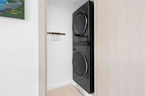 a close up view of a washer and dryer