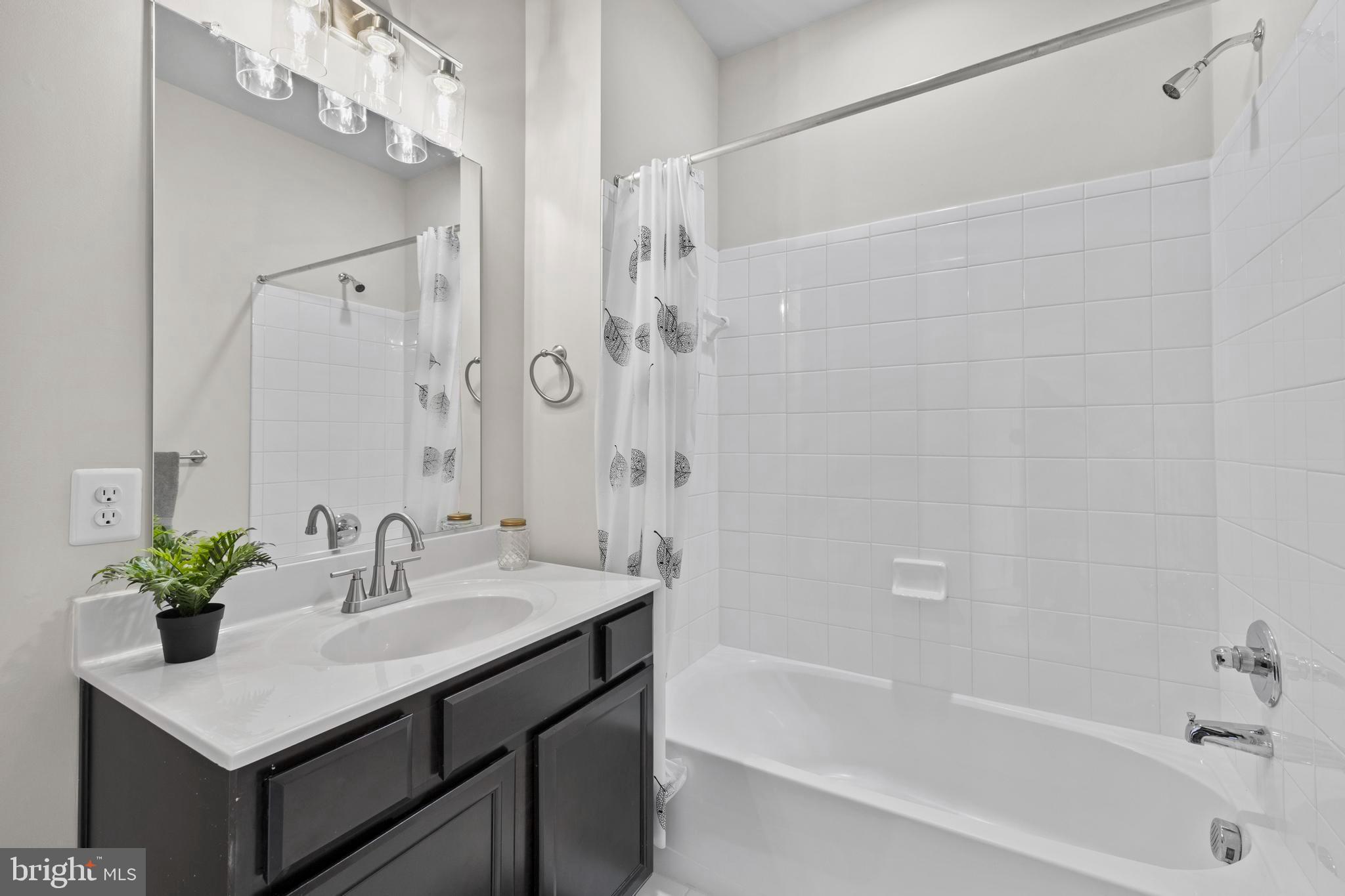 14247 Travilah Road Rockville, MD 20850 - Photo 57 of 100 Second Full Bath