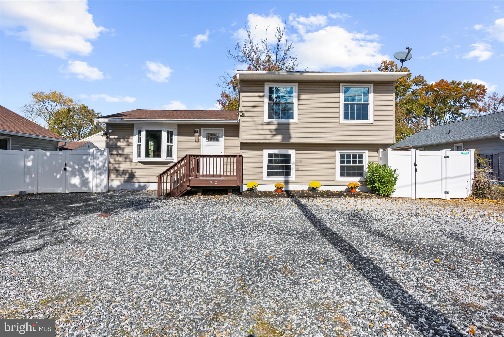 312 Londontown Road Edgewater, MD 21037 - Photo 3 of 46