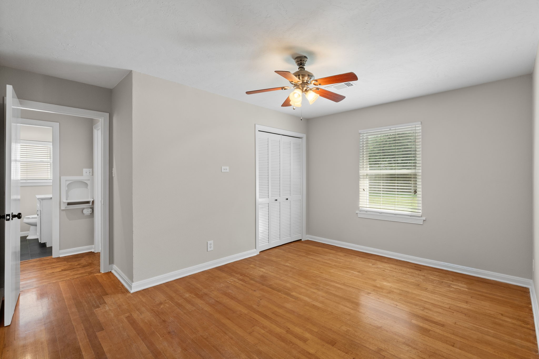 2007 Wakefield Drive Houston, TX 77018 - Photo 23 of 29 Bright and spacious bedrooms with hardwood floors and personal closets make it easy to settle in. Perfect for hosting guests, setting up a home office, or creating your own cozy retreat.