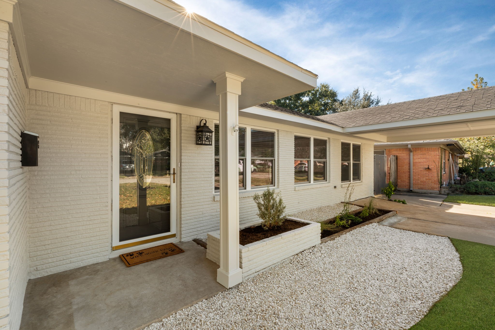 2007 Wakefield Drive Houston, TX 77018 - Photo 3 of 29 Welcoming front door and entry way.