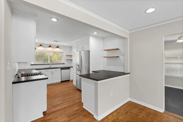 $2,700 | 2007 Wakefield Drive, Houston, TX 77018