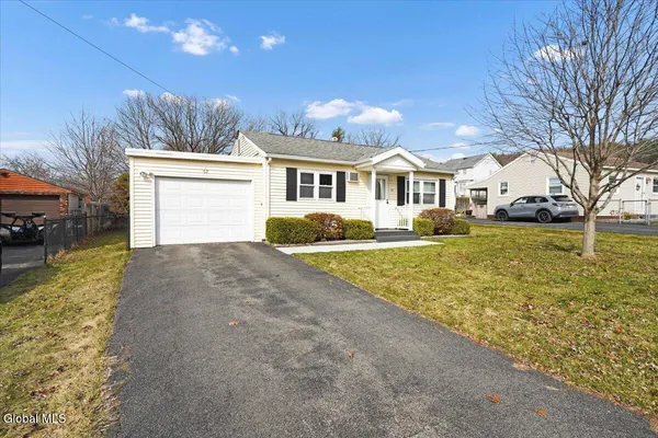 $199,900 | 62 Mary Hadge Drive, Schenectady, NY 12309