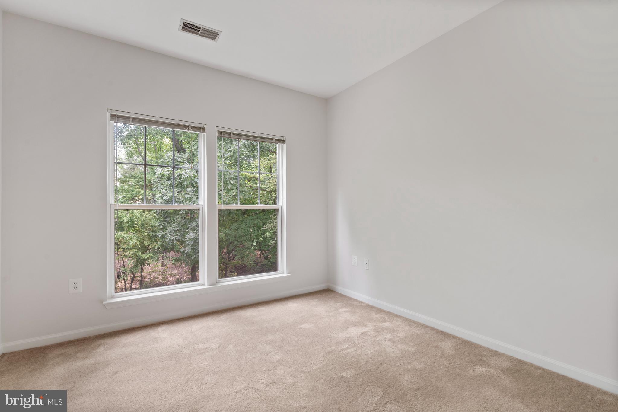1509 North Point Drive, Unit 103 Reston, VA 20194 - Photo 21 of 33 2nd bedroom