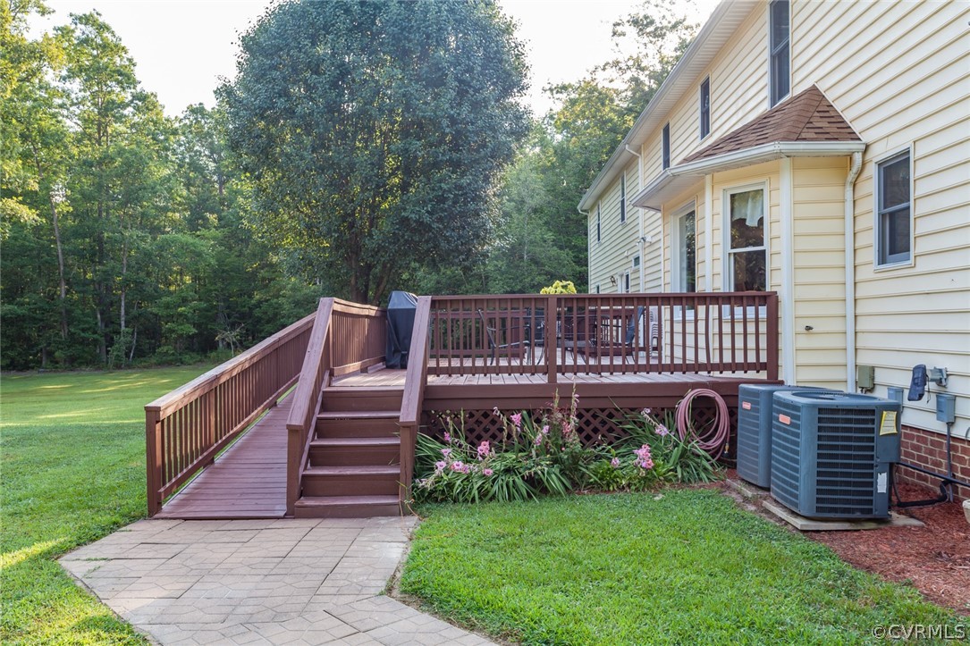 9212 Cattail Road Chesterfield, VA 23838 - Photo 11 of 47 a front view of a house with garden