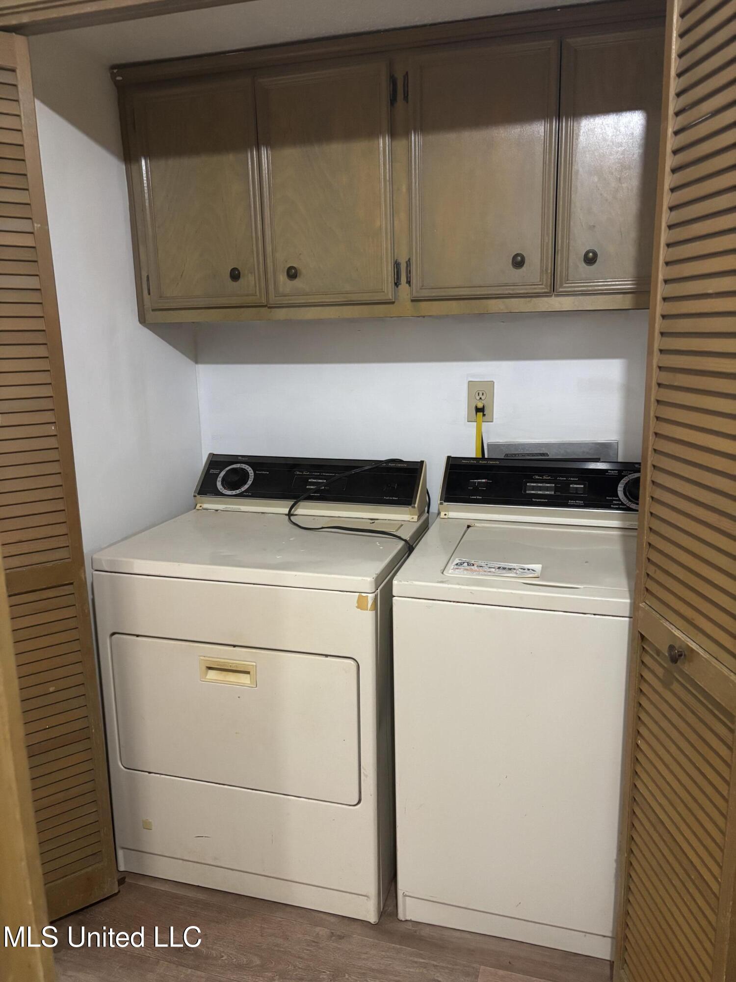 847 Woodbury Road Jackson, MS 39206 - Photo 8 of 12 Washer/Dryer