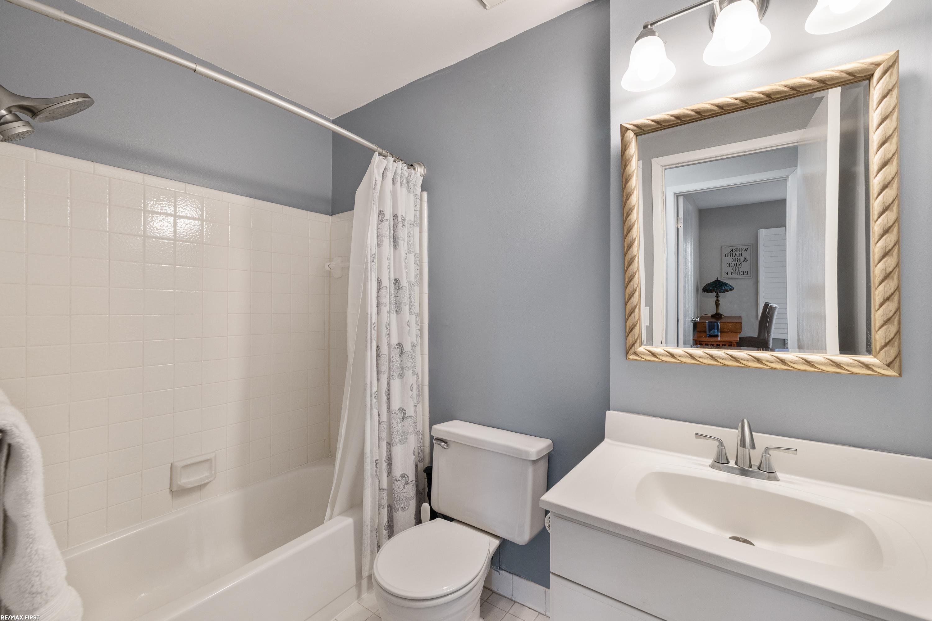 1395 Crescent Lane Rochester, MI 48306 - Photo 32 of 38 50201933-5a240373-c96e-4ee7-af8b-a18ec43d23da.JPG