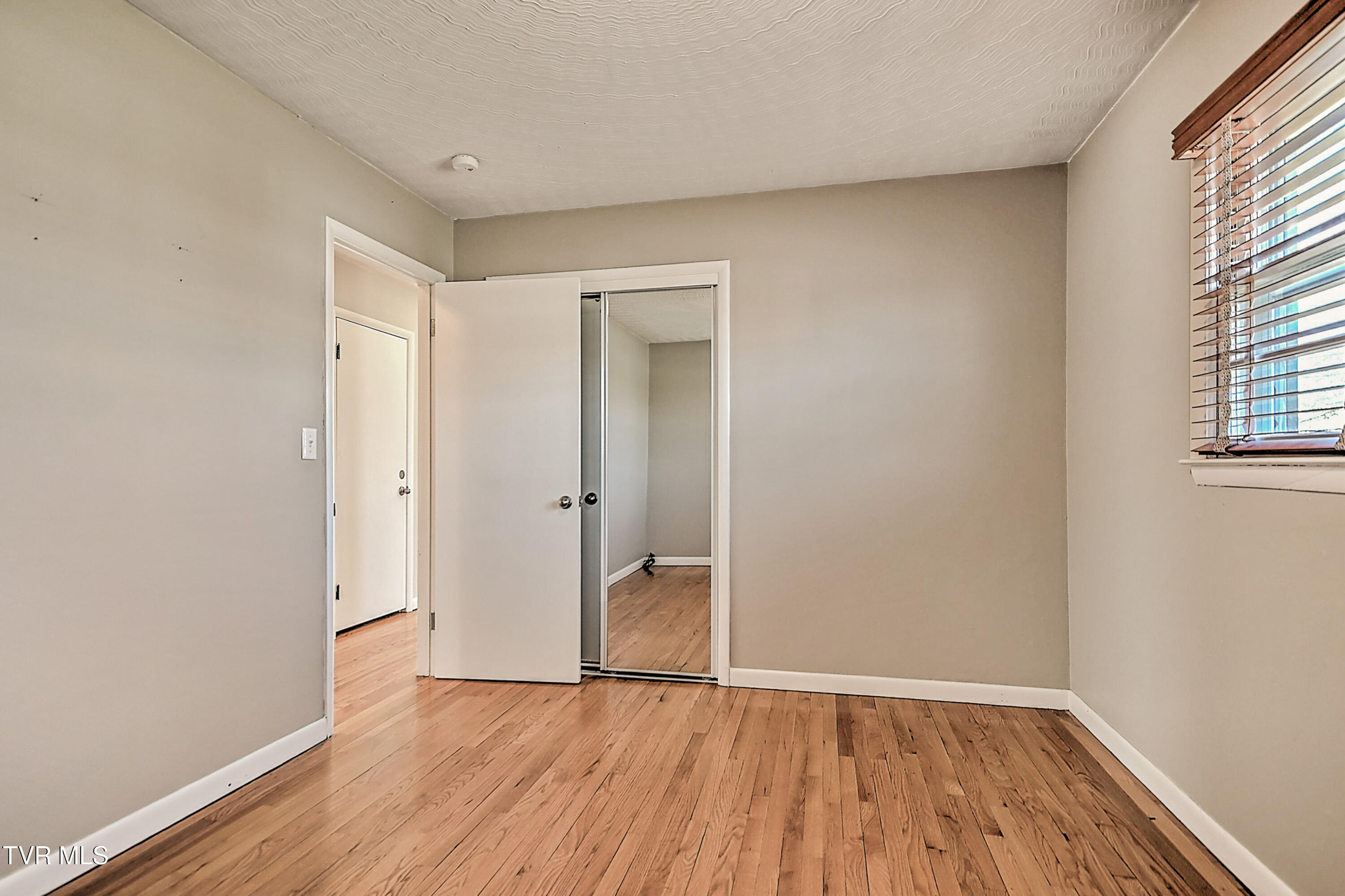 115 Edgefield Road Bristol, TN 37620 - Photo 12 of 36 115 Edgefield JC-15