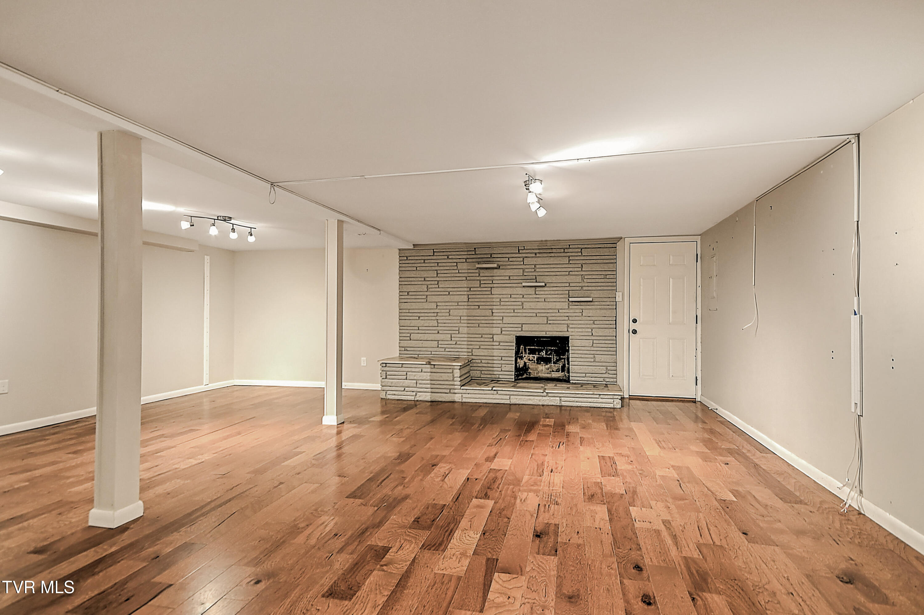 115 Edgefield Road Bristol, TN 37620 - Photo 22 of 36 115 Edgefield JC-25