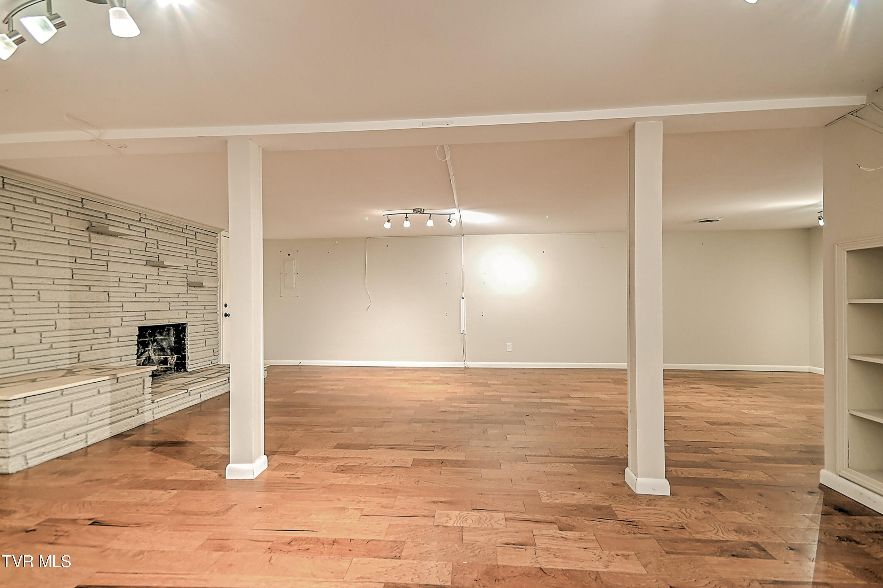 115 Edgefield Road Bristol, TN 37620 - Photo 24 of 36 115 Edgefield JC-27