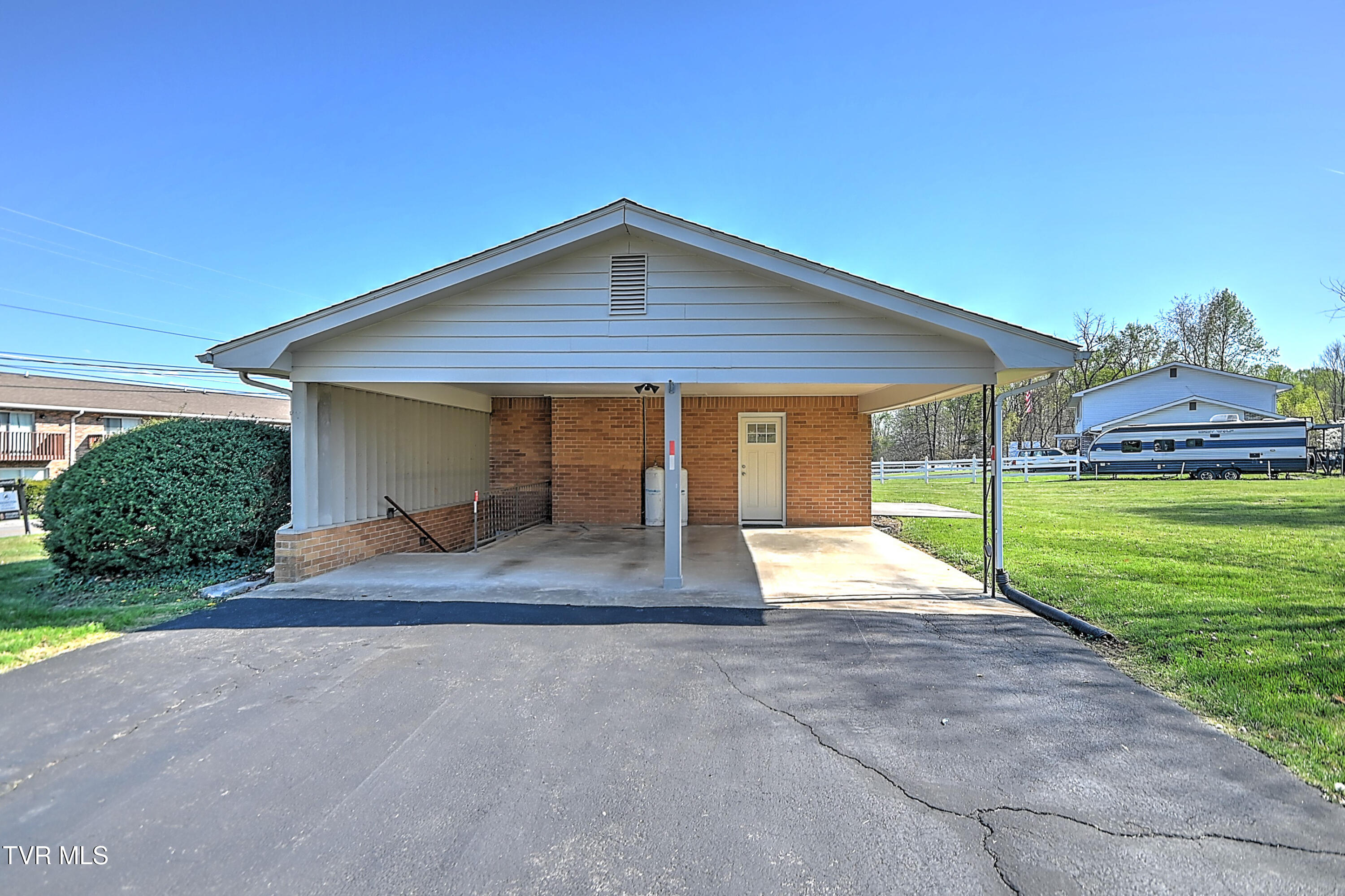 115 Edgefield Road Bristol, TN 37620 - Photo 33 of 36 115 Edgefield JC-37