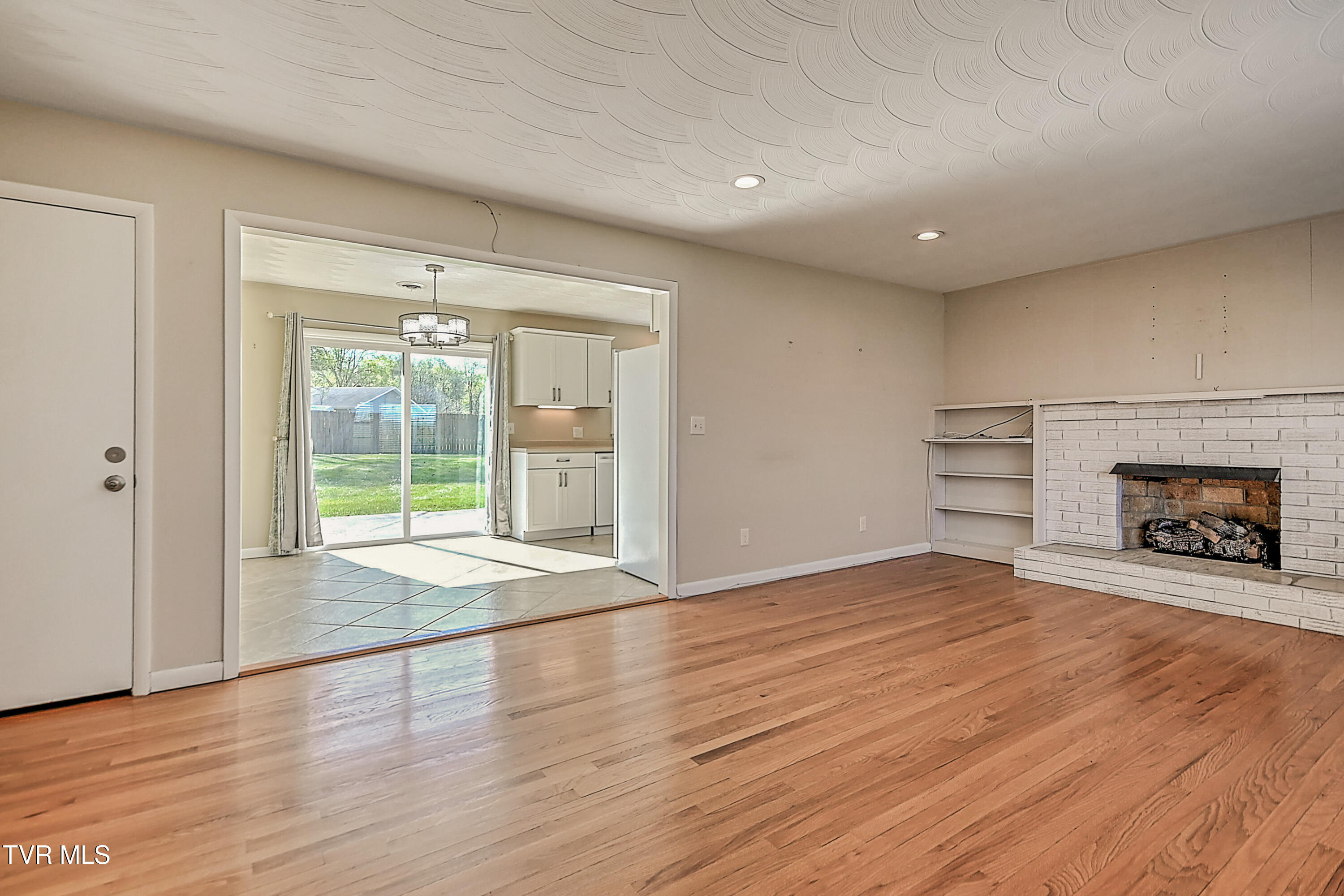 115 Edgefield Road Bristol, TN 37620 - Photo 7 of 36 115 Edgefield JC-5