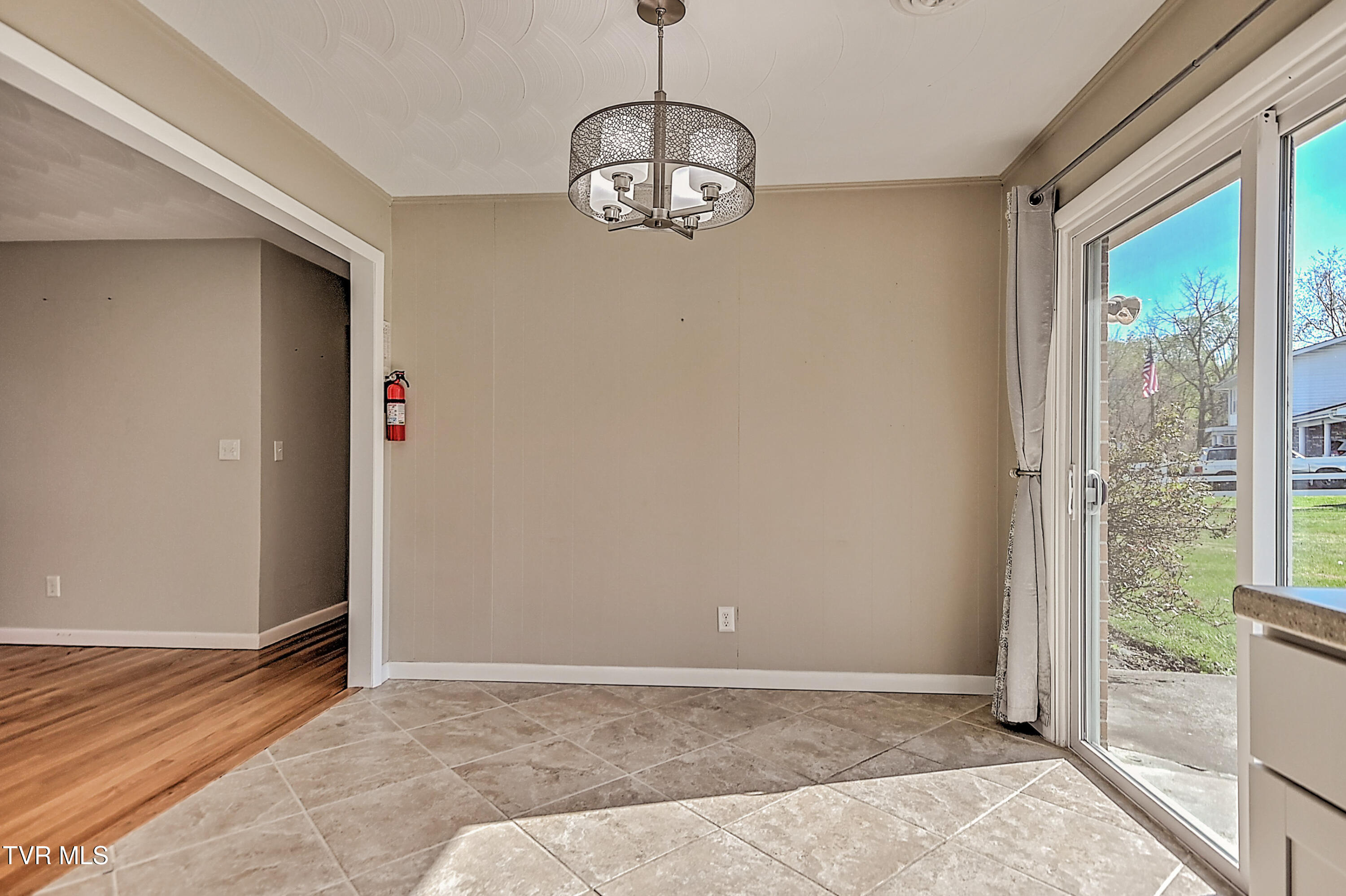 115 Edgefield Road Bristol, TN 37620 - Photo 9 of 36 115 Edgefield JC-8