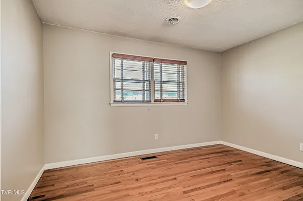 $315,000 | 115 Edgefield Road, Bristol, TN 37620