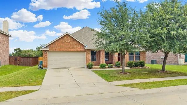 $385,000 | 5640 Lincolnwood Drive, Prosper, TX 75078